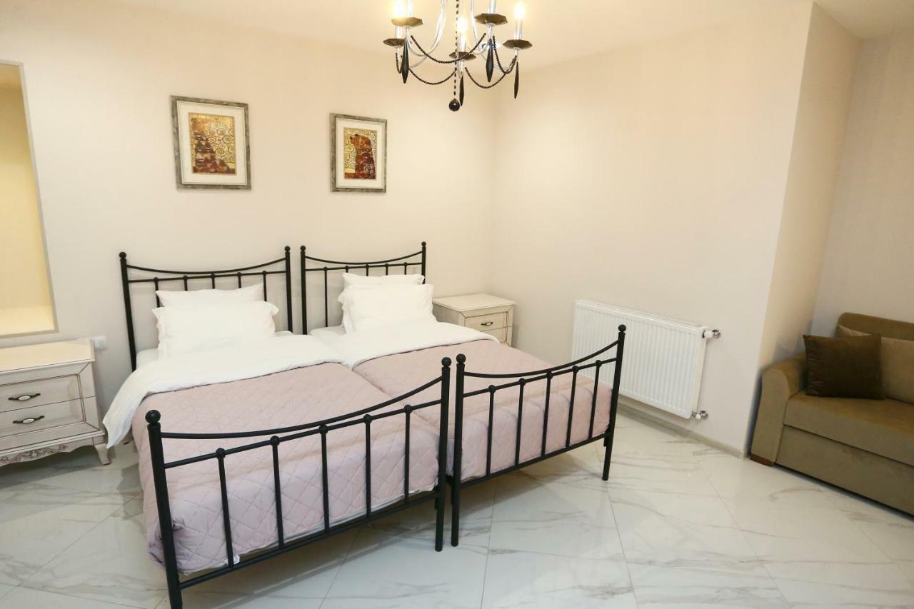 Old Corner Apartment Tbilisi ภายนอก รูปภาพ
