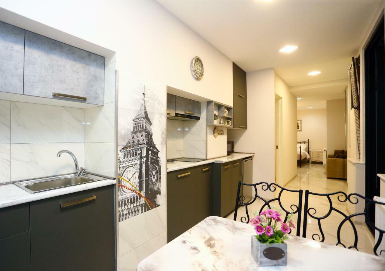 Old Corner Apartment Tbilisi ภายนอก รูปภาพ
