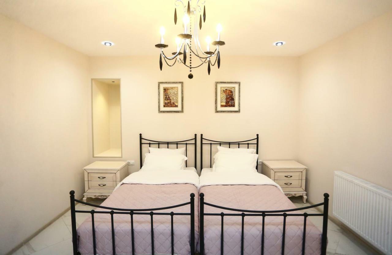 Old Corner Apartment Tbilisi ภายนอก รูปภาพ