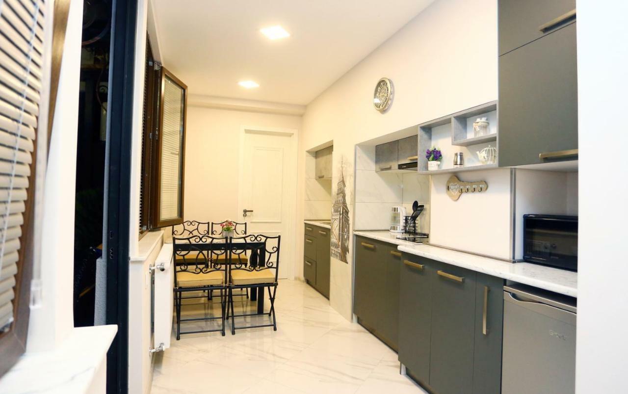 Old Corner Apartment Tbilisi ภายนอก รูปภาพ