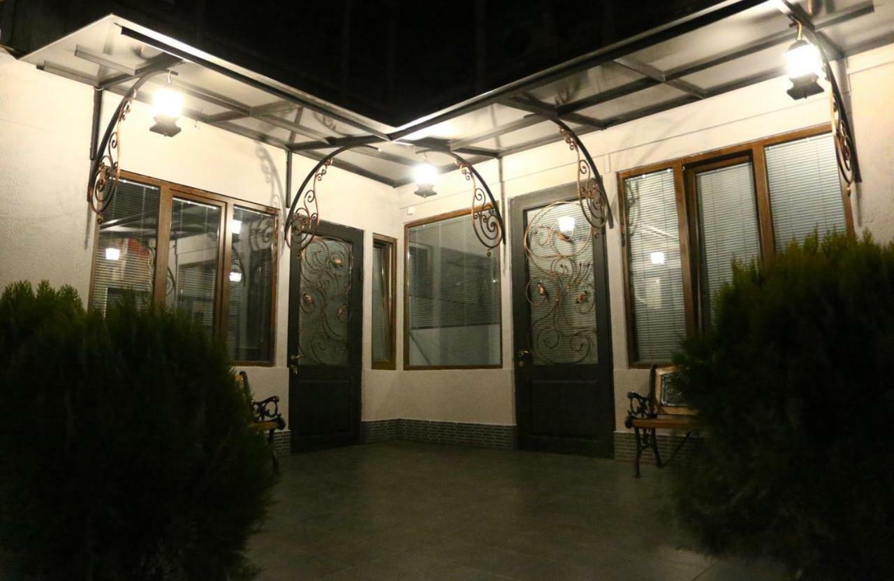 Old Corner Apartment Tbilisi ภายนอก รูปภาพ